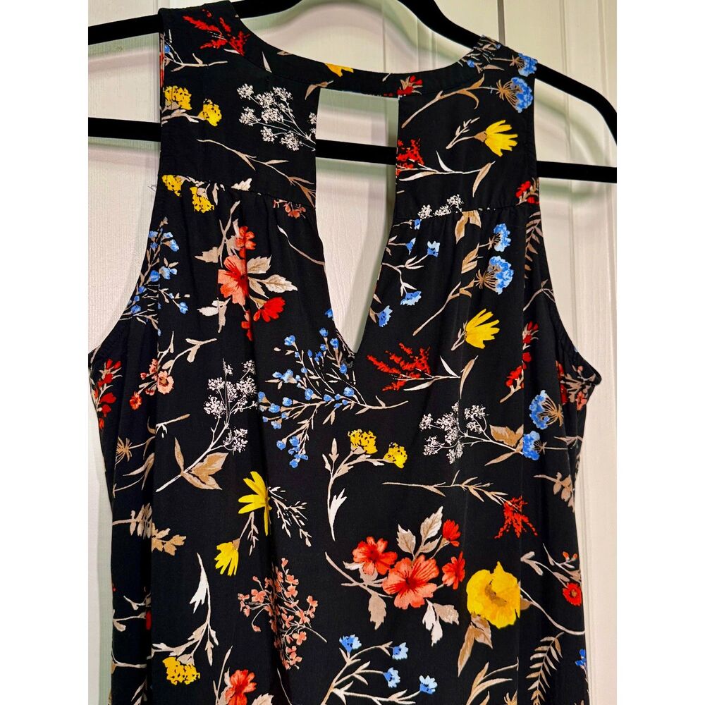 Feminine Summer GAP black floral pattern dress V-neck Size L